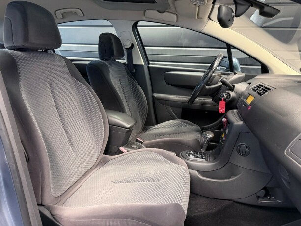 citroen-c4-bensin-2007-big-15