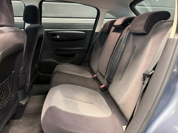 citroen-c4-bensin-2007-big-16