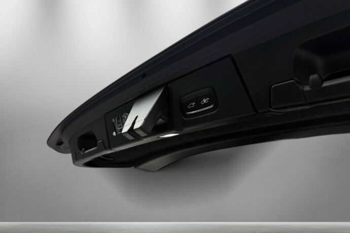 volvo-v90-elektrisitetbensin-2023-big-9