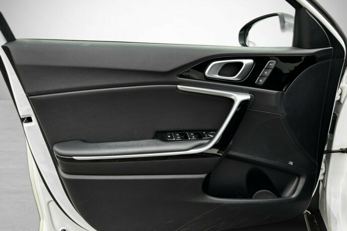 kia-xceed-diesel-2020-big-12
