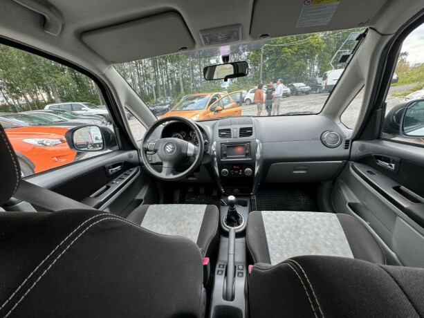 suzuki-sx4-bensin-2015-big-12