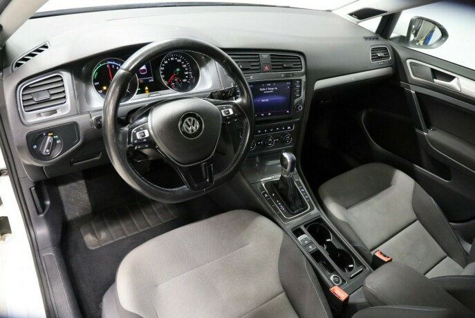 volkswagen-golf-elektrisitet-2014-big-5