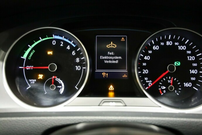 volkswagen-golf-elektrisitet-2014-big-14