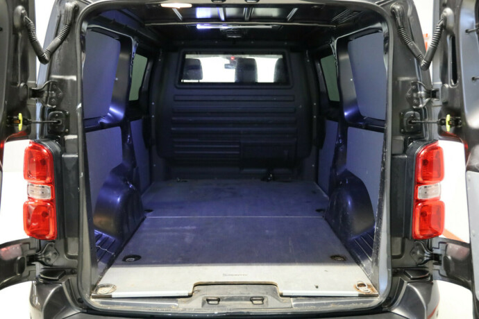 peugeot-expert-diesel-2020-big-10