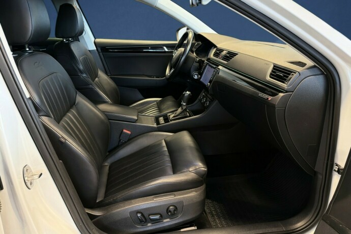 skoda-superb-diesel-2016-big-12