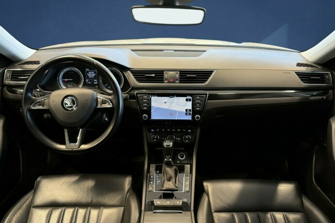 skoda-superb-diesel-2016-big-15