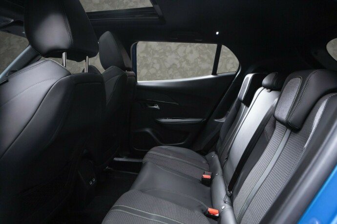peugeot-e-2008-elektrisitet-2021-big-20
