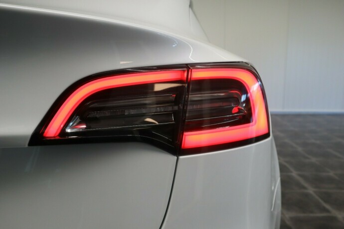 tesla-model-3-elektrisitet-2019-big-33
