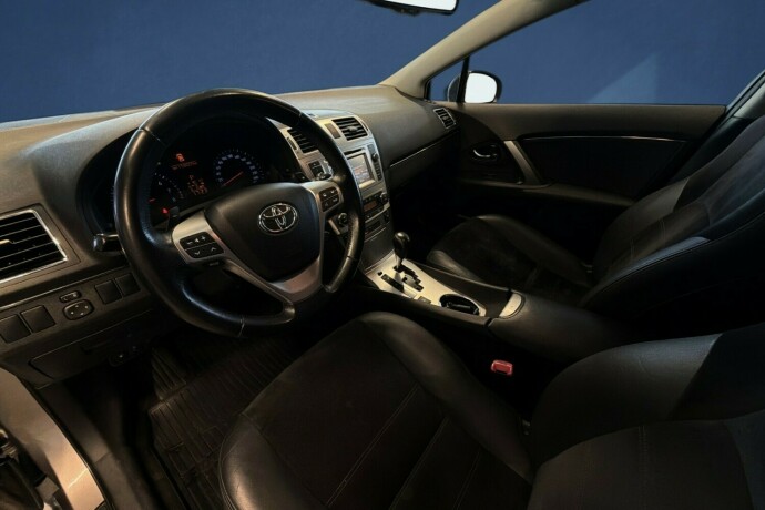toyota-avensis-bensin-2015-big-8