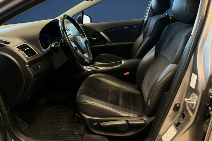 toyota-avensis-bensin-2015-big-9