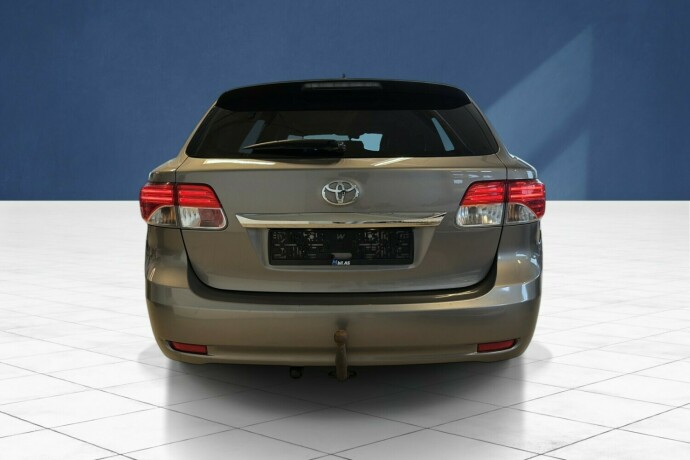 toyota-avensis-bensin-2015-big-3
