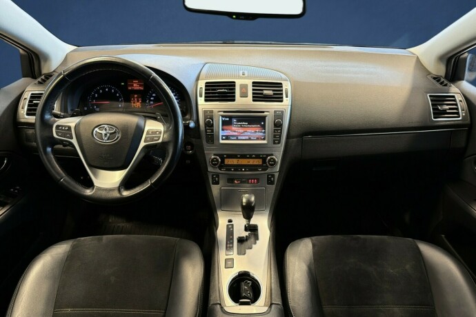 toyota-avensis-bensin-2015-big-13