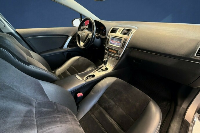 toyota-avensis-bensin-2015-big-10