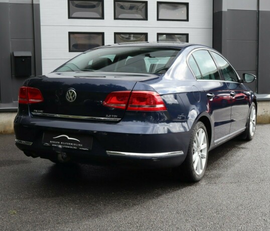 volkswagen-passat-diesel-2011-big-3