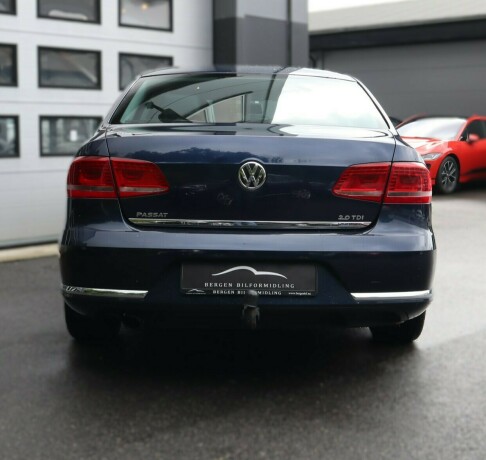 volkswagen-passat-diesel-2011-big-5