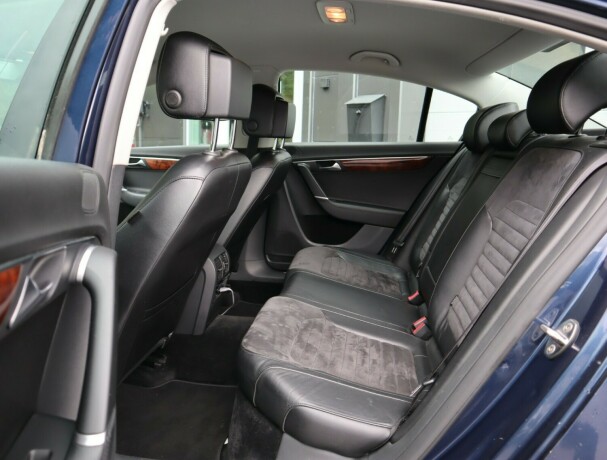 volkswagen-passat-diesel-2011-big-10
