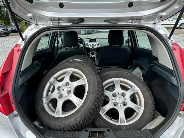 ford-fiesta-diesel-2010-big-13