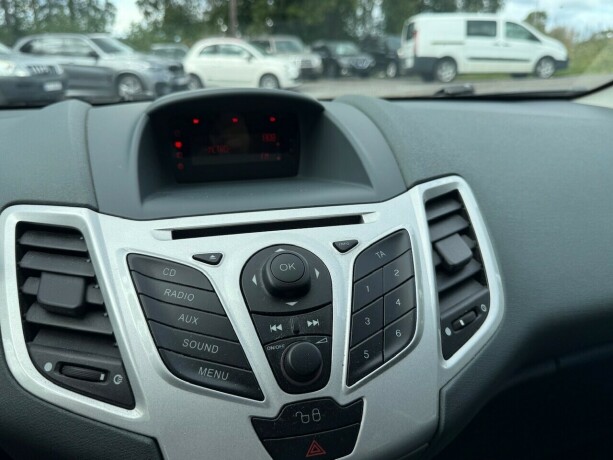 ford-fiesta-diesel-2010-big-18
