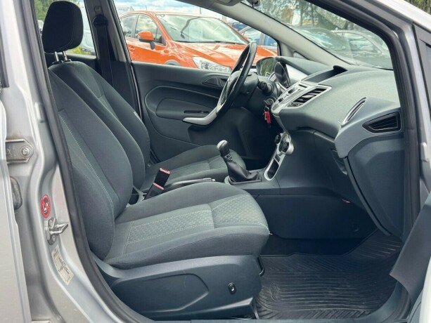 ford-fiesta-diesel-2010-big-9
