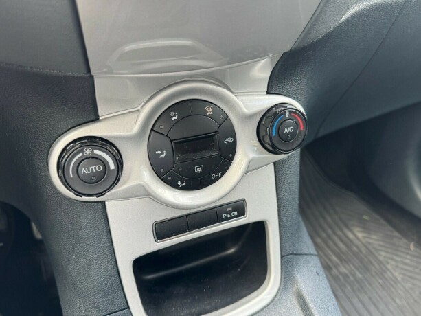ford-fiesta-diesel-2010-big-19