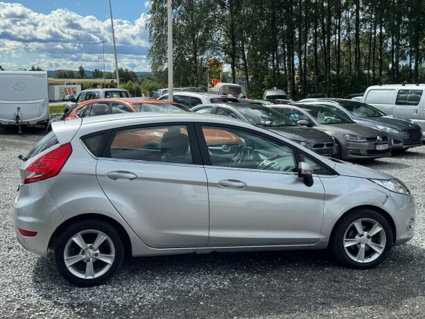 ford-fiesta-diesel-2010-big-5