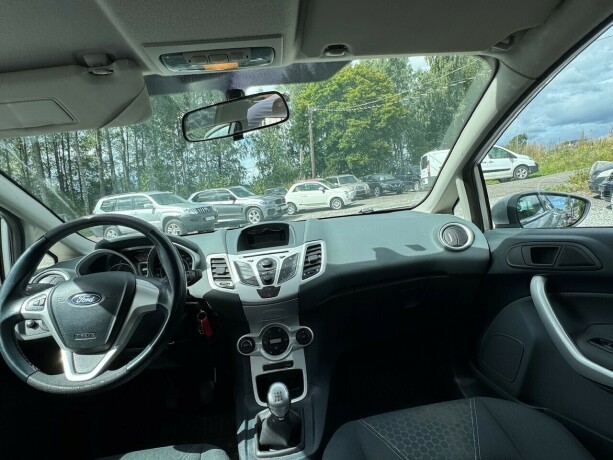 ford-fiesta-diesel-2010-big-14