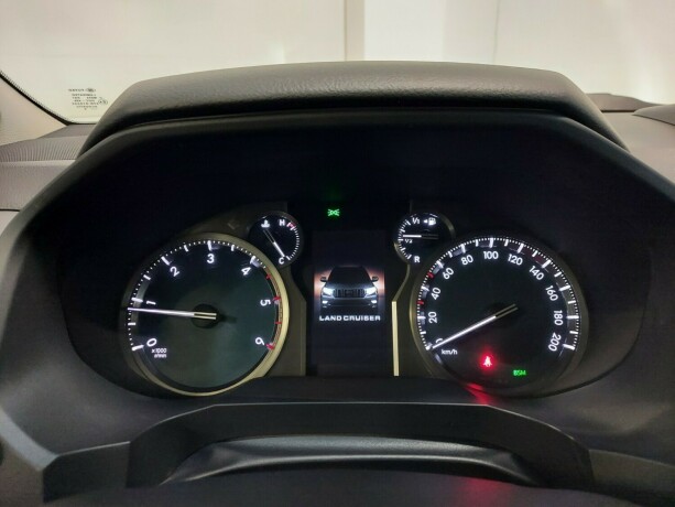 toyota-land-cruiser-diesel-2020-big-37