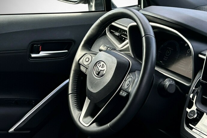 toyota-corolla-cross-elektrisitetbensin-2024-big-12