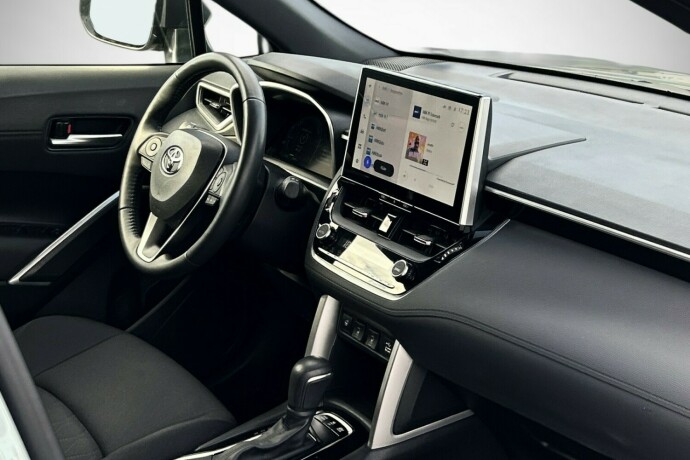 toyota-corolla-cross-elektrisitetbensin-2024-big-15