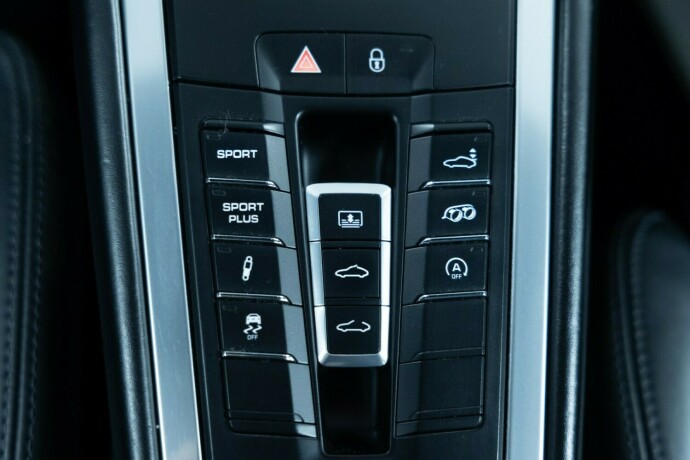porsche-911-carrera-4s-bensin-2013-big-19