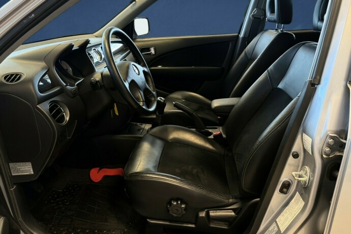 mitsubishi-outlander-bensin-2007-big-10
