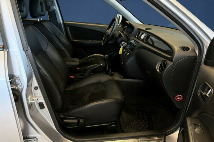 mitsubishi-outlander-bensin-2007-big-12