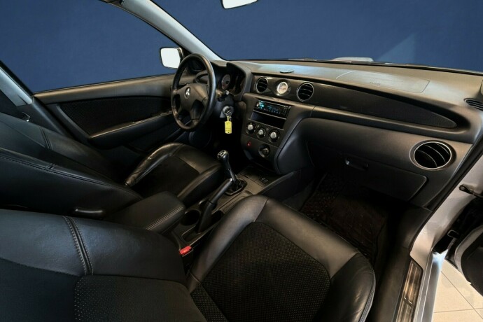 mitsubishi-outlander-bensin-2007-big-11