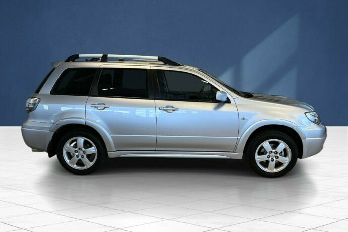 mitsubishi-outlander-bensin-2007-big-2