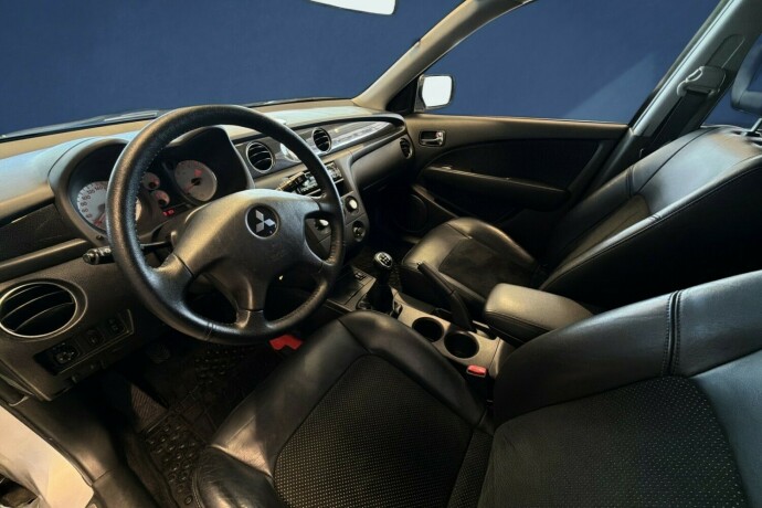 mitsubishi-outlander-bensin-2007-big-9