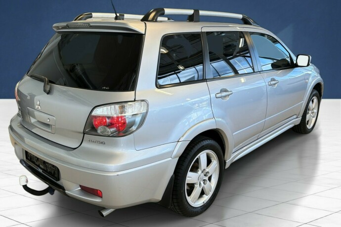 mitsubishi-outlander-bensin-2007-big-3