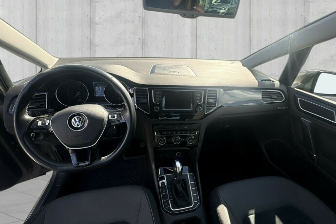 volkswagen-golf-sportsvan-bensin-2016-big-11