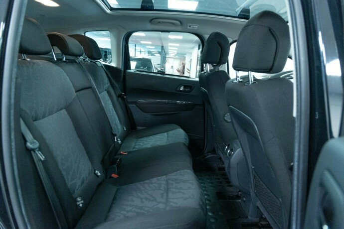 peugeot-3008-diesel-2009-big-11