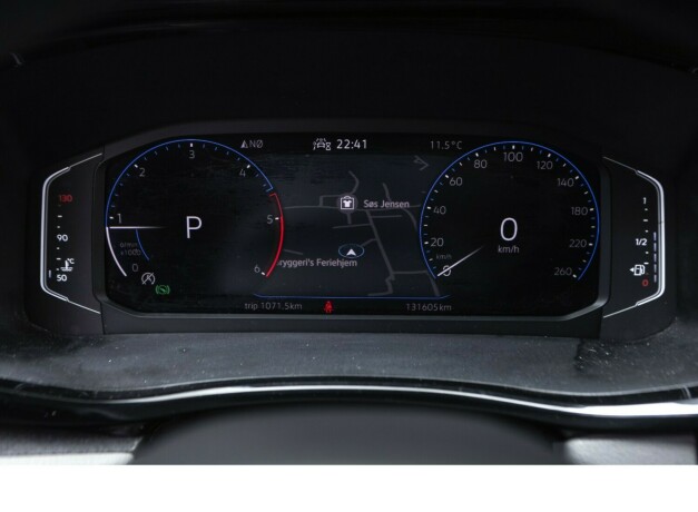 volkswagen-transporter-diesel-2021-big-14