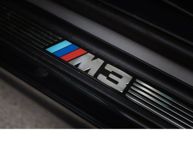 bmw-m3-bensin-2004-big-26