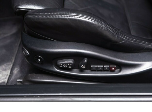 bmw-m3-bensin-2004-big-23