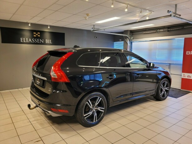 volvo-xc-60-bensin-2017-big-4