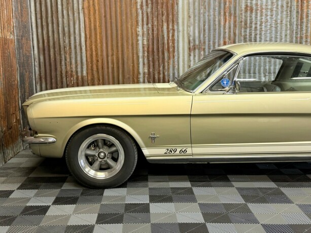 ford-mustang-bensin-1966-big-12