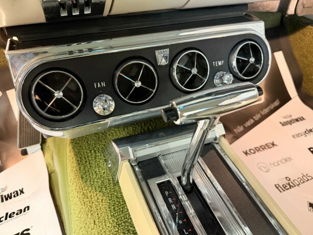 ford-mustang-bensin-1966-big-24