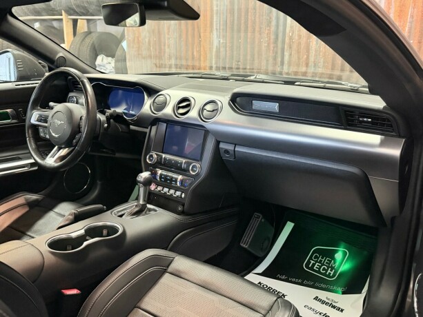 ford-mustang-bensin-2019-big-29