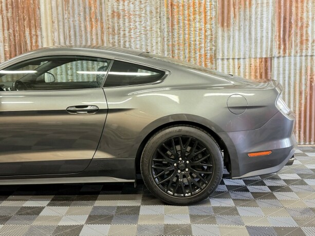 ford-mustang-bensin-2019-big-10