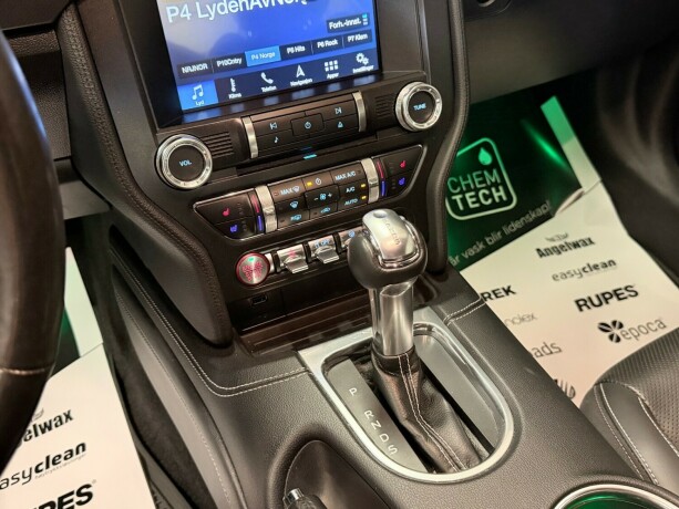 ford-mustang-bensin-2019-big-26