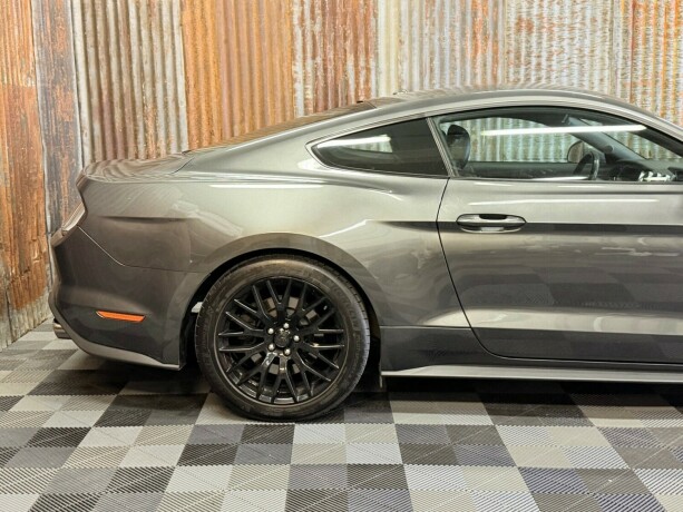 ford-mustang-bensin-2019-big-3
