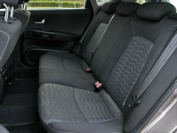kia-cee039d-diesel-2011-big-11