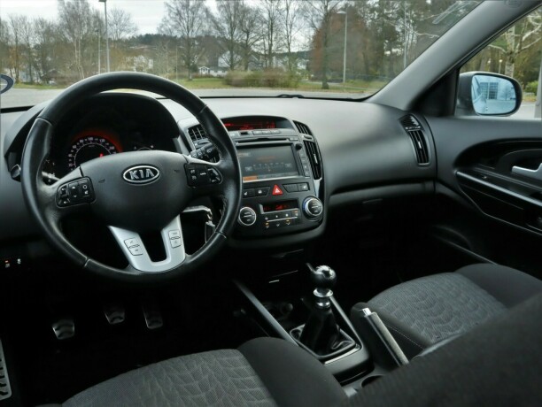 kia-cee039d-diesel-2011-big-9